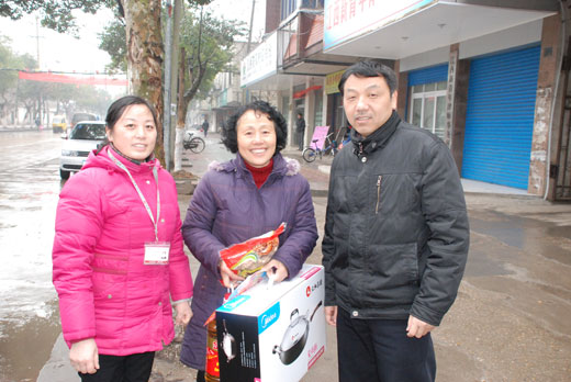 集團工會慰問退休員工