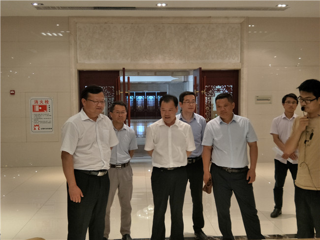 宜春市委常委、副市長李興輝視察仁和集團(tuán)