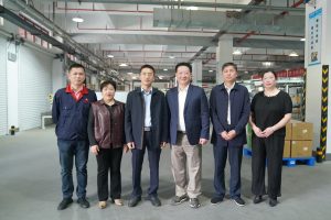 曾海書記走訪慰問仁和集團勞模代表和一線職工